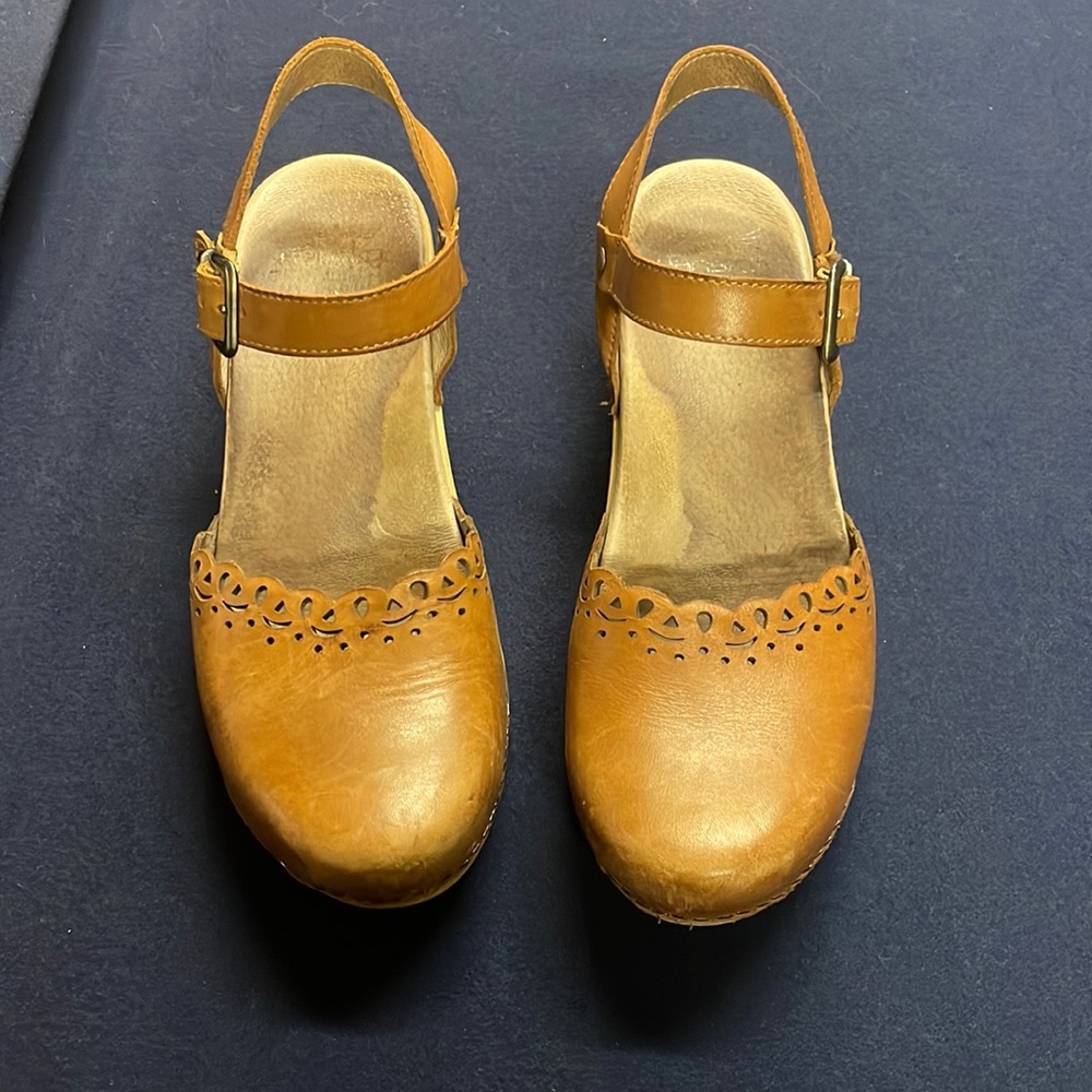 DANSKO Brown Mary Jane Clog w/ patterned edge- Women’s size 8.5-9 (EU 39)